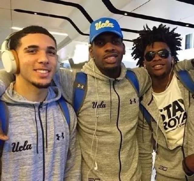 戴维森在防 戴维森在防